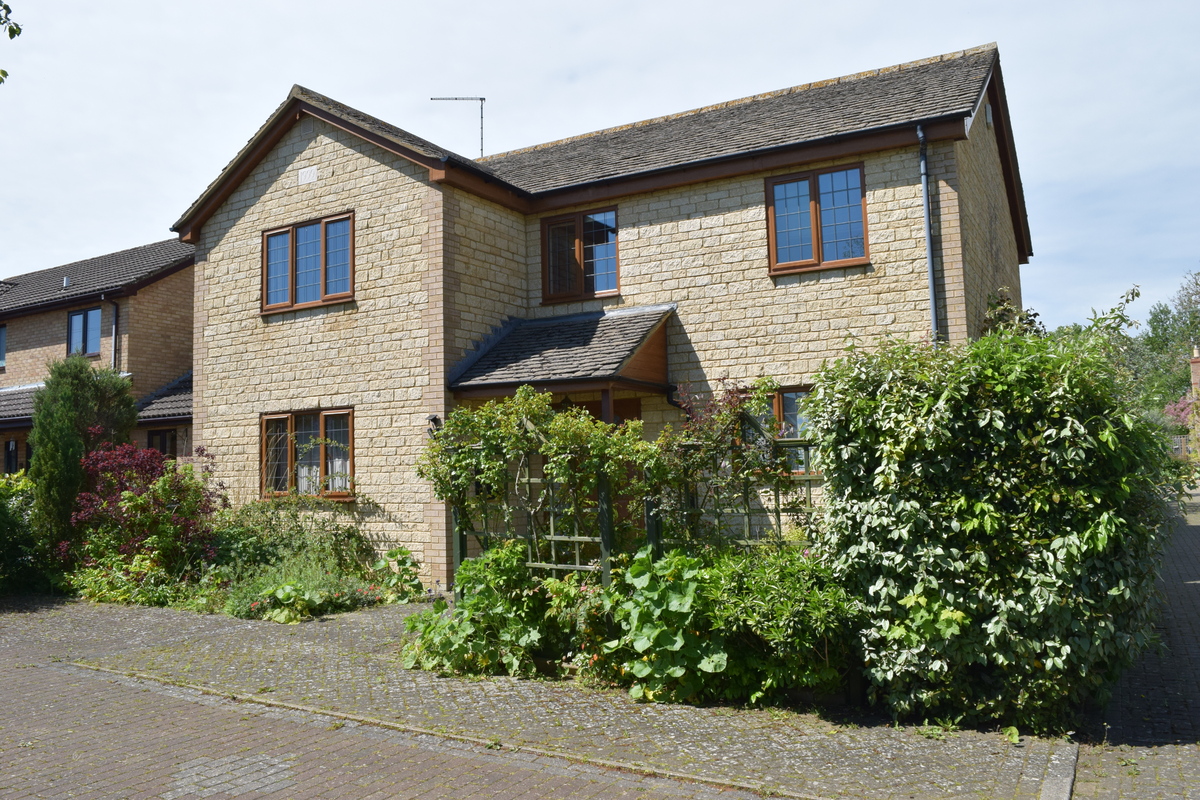 OUNDLE  -  LET AGREED